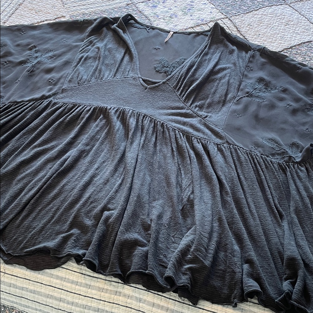 Boho V-Neck Flowy Womens Top in Charcoal Gray - Picture 10 of 15
